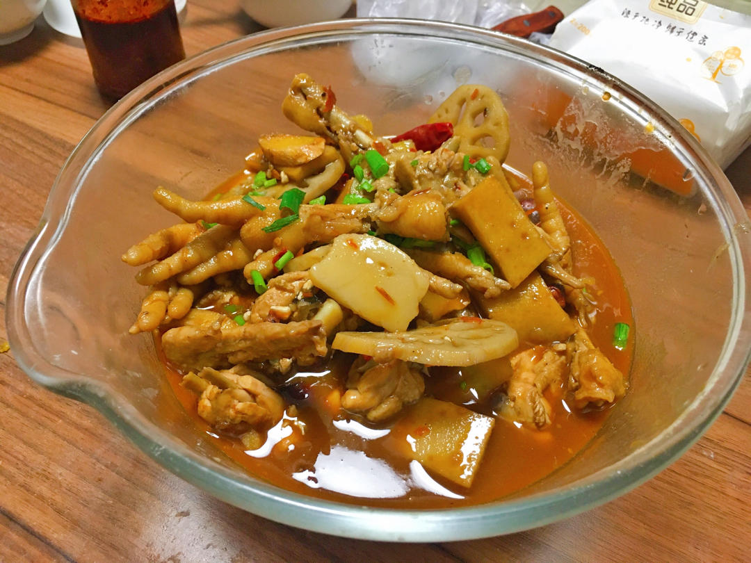 胖哥俩肉蟹煲（鸡爪蟹虾煲）