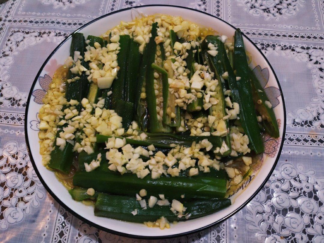 蒜蓉粉丝蒸秋葵