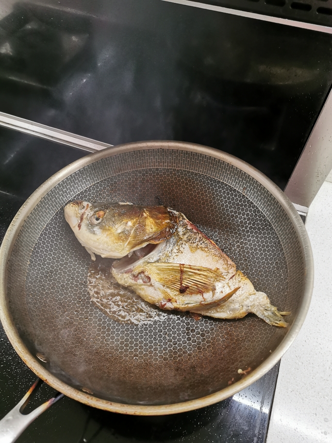 奶白色的汤~麻鲢鱼头火锅的做法 步骤7