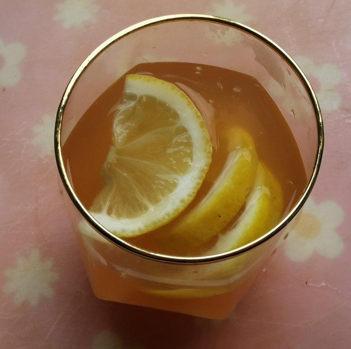 适合冬天喝的热柠檬红茶
