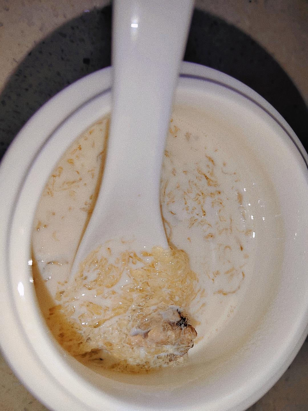 口感最佳鲜奶红枣枸杞炖燕窝