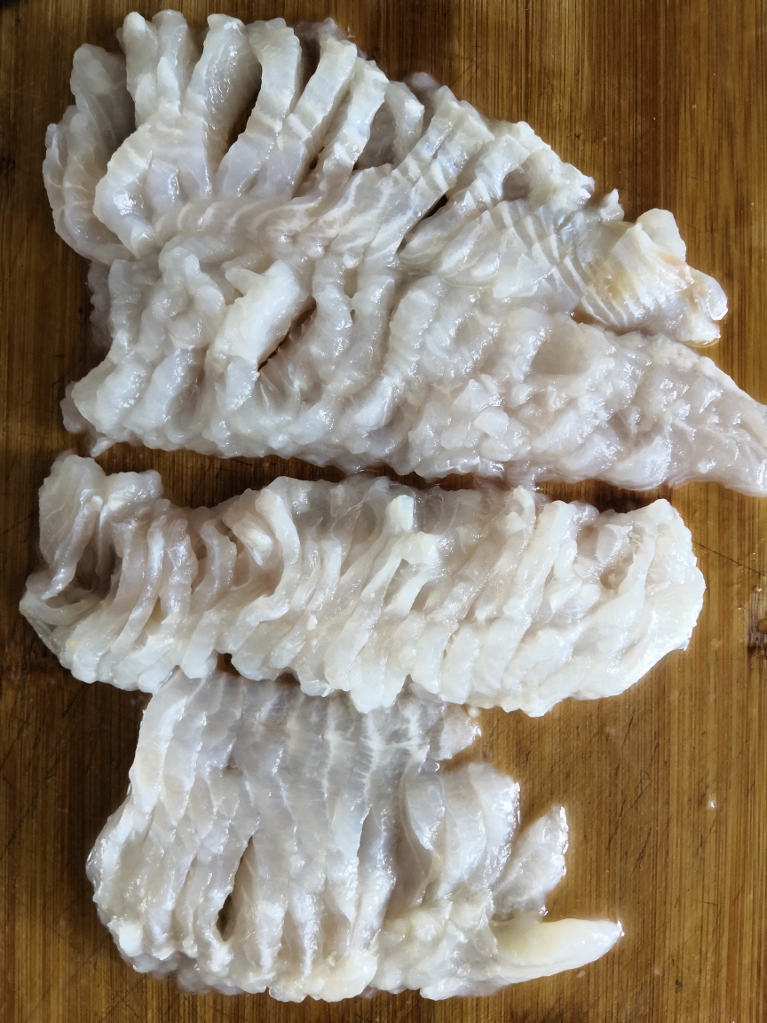 龙利鱼肉汆鸡胸肉丸子的做法 步骤4