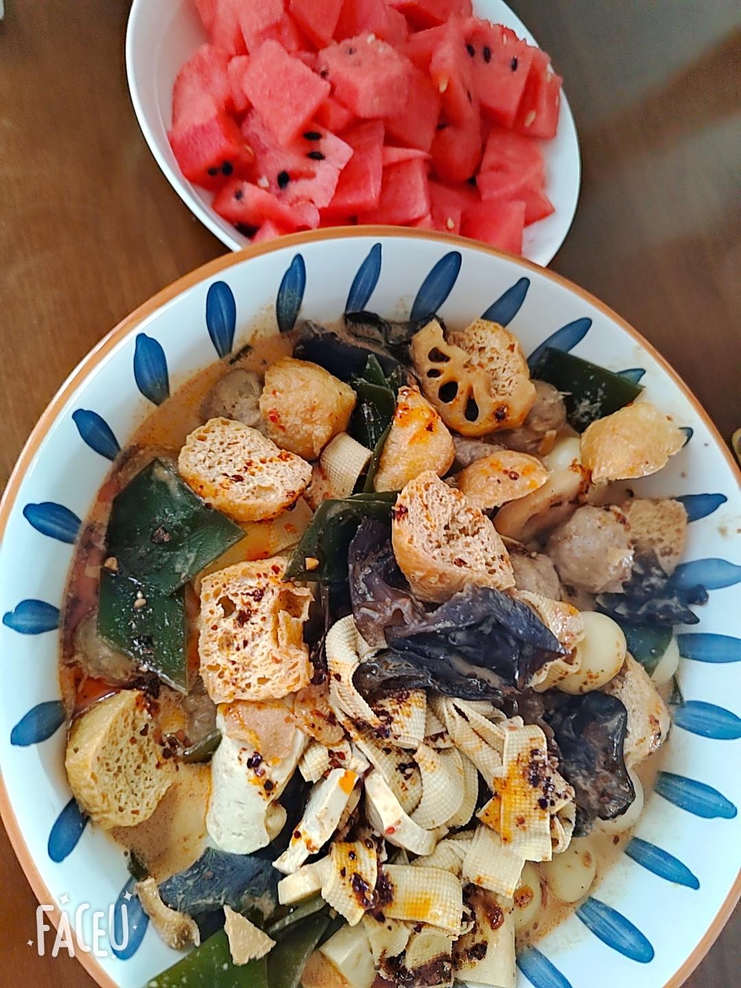 在家自己做的麻辣烫，太香了！！！