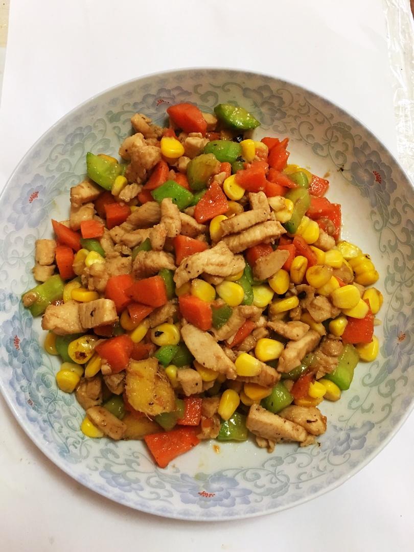 减脂-炒三丁（鸡胸肉，玉米，萝卜，黄瓜等）