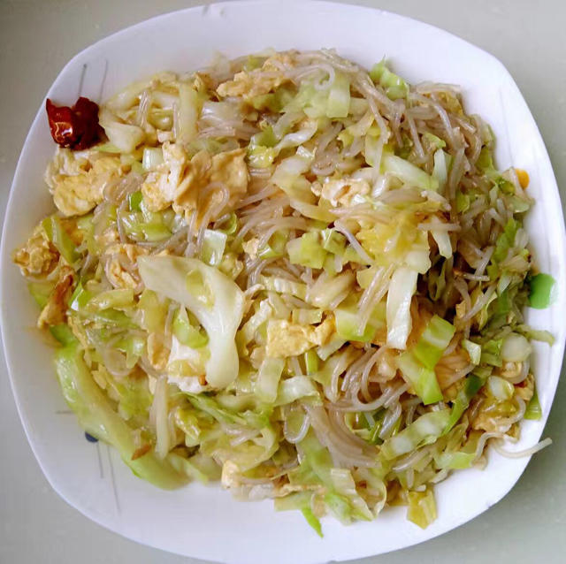 包菜粉丝炒鸡蛋