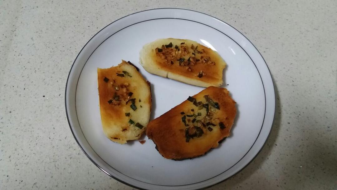 蒜香馒头片