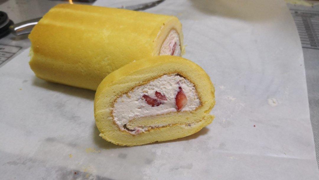 《Tinrry下午茶》教你做基础原味蛋糕卷