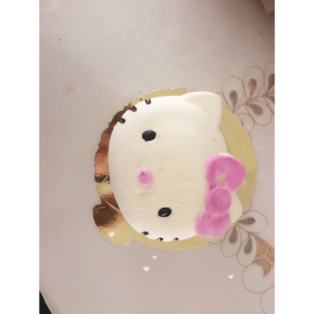6寸kitty芝士慕斯蛋糕