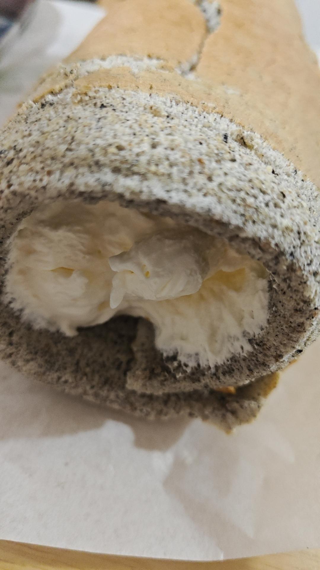 黑芝麻戚风蛋糕卷