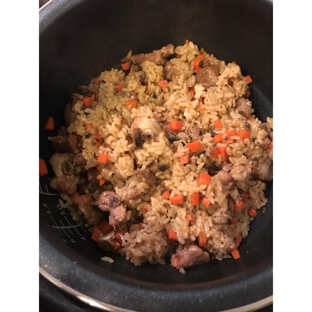 喷香排骨焖饭（爆好吃）