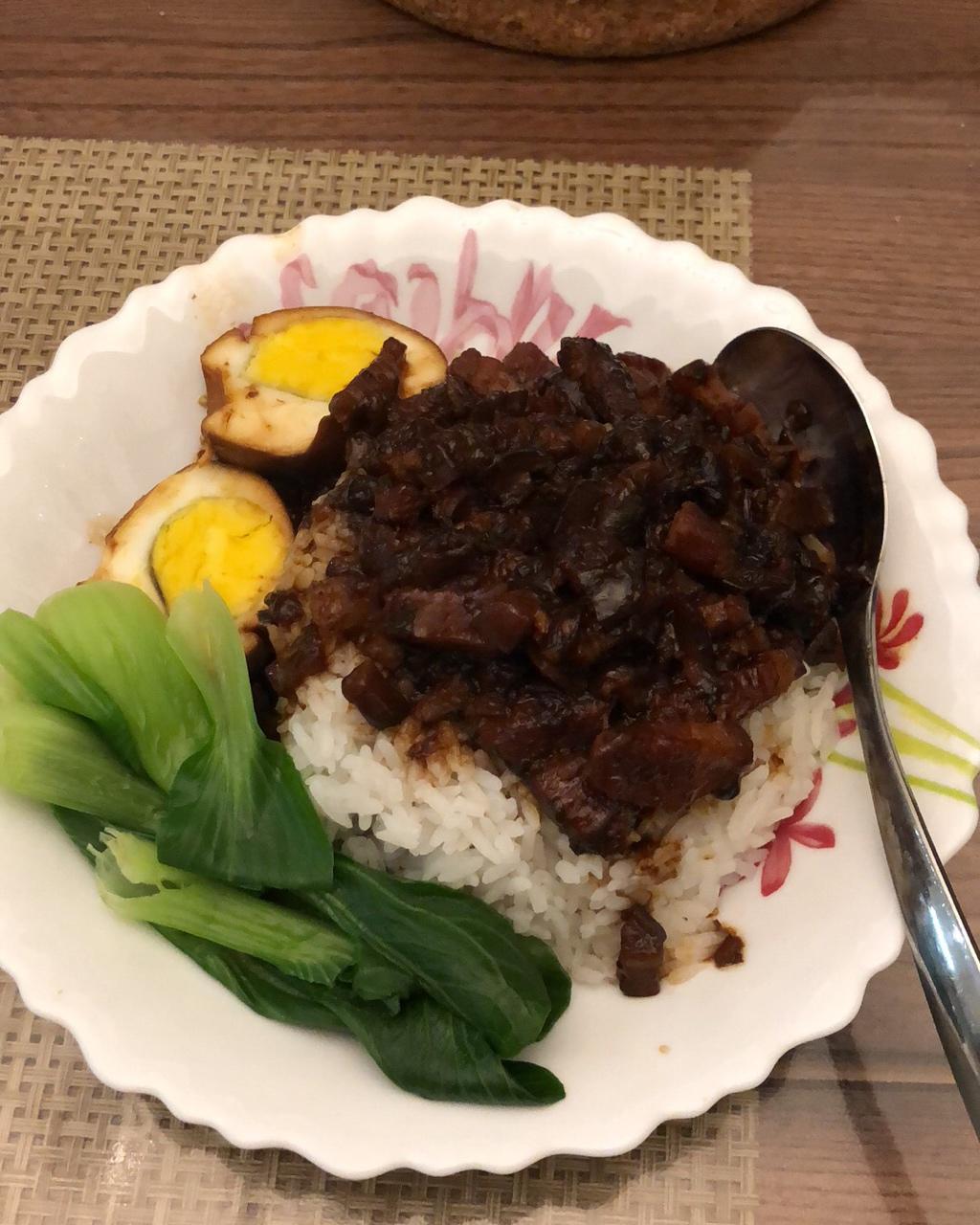 洋葱酥卤肉饭