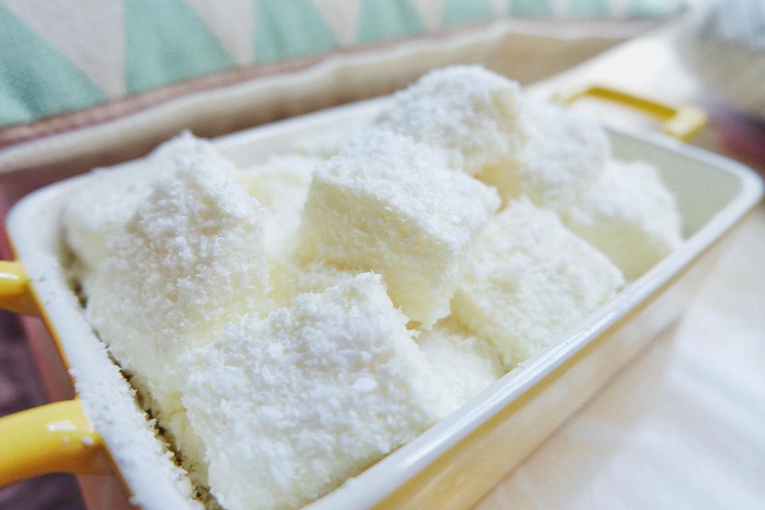 完胜85度C牛奶椰丝小方