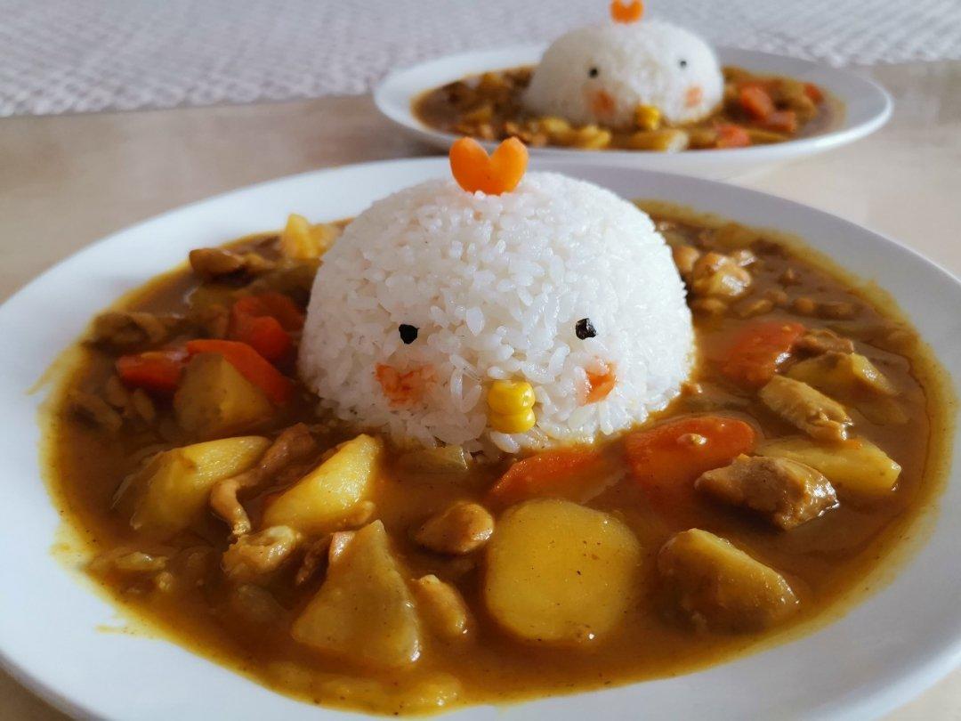 人见人爱花见花开🐤         三只小鸡日式咖喱饭