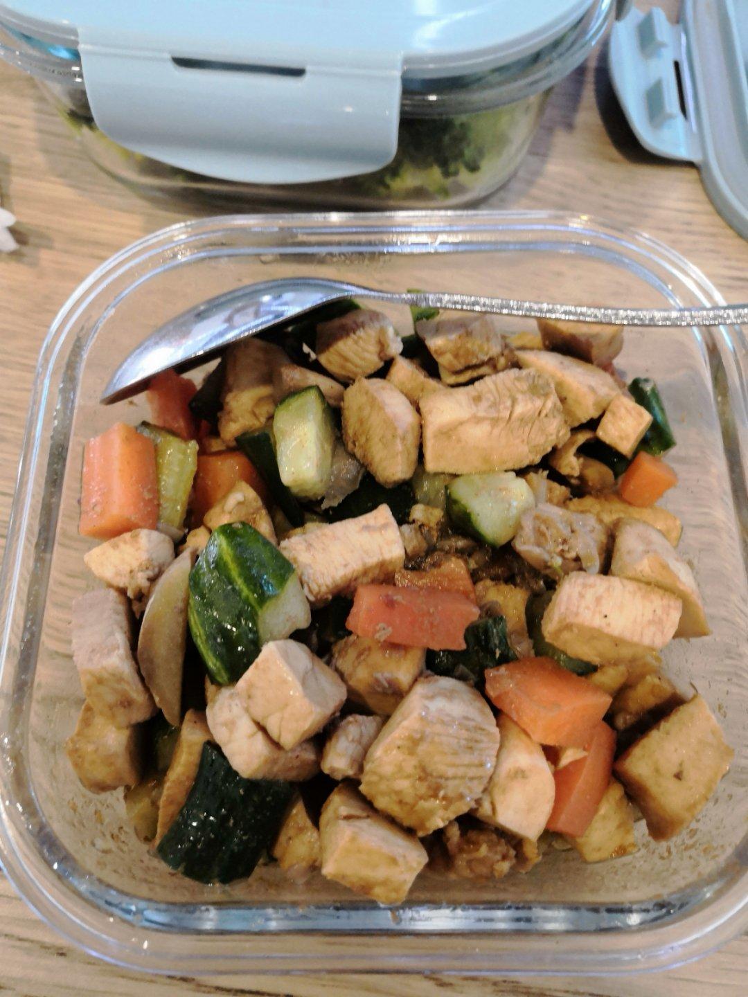 胡萝卜黄瓜鸡胸肉