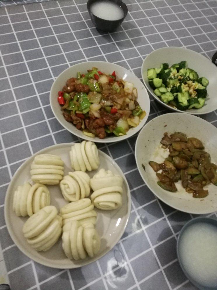 焦溜肥肠