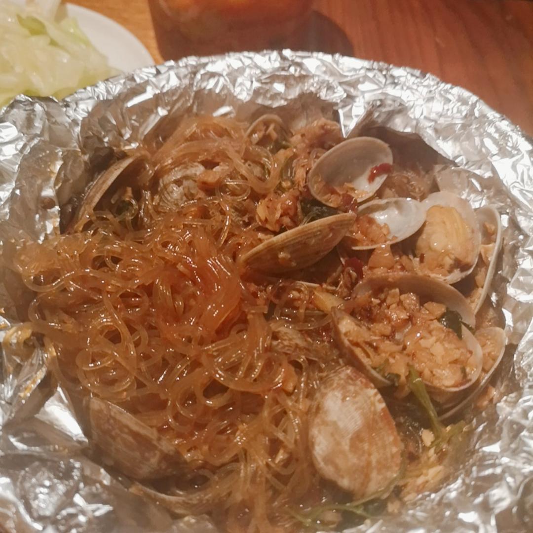 夜宵党“香辣蒜蓉酱”（蒜蓉虾，烤扇贝，生蚝，粉丝花甲，金针菇）
