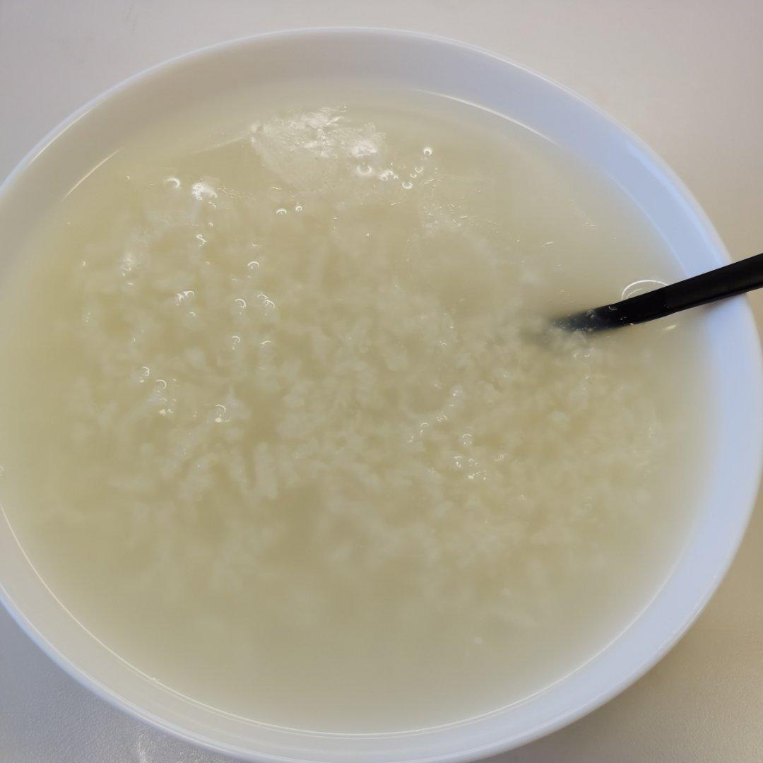 雪穗呐呐做的广式老火白粥看见米花吃到清爽品出甘香