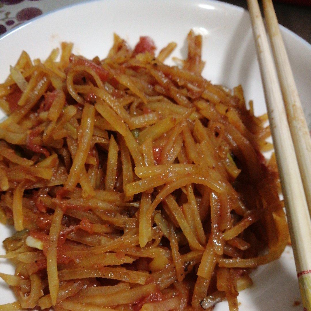 家常素菜西红柿炒土豆丝（番茄炒土豆丝）