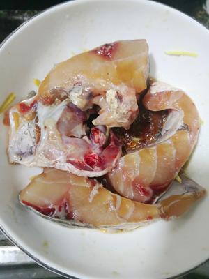 砂锅鱼腩煲的做法 步骤1