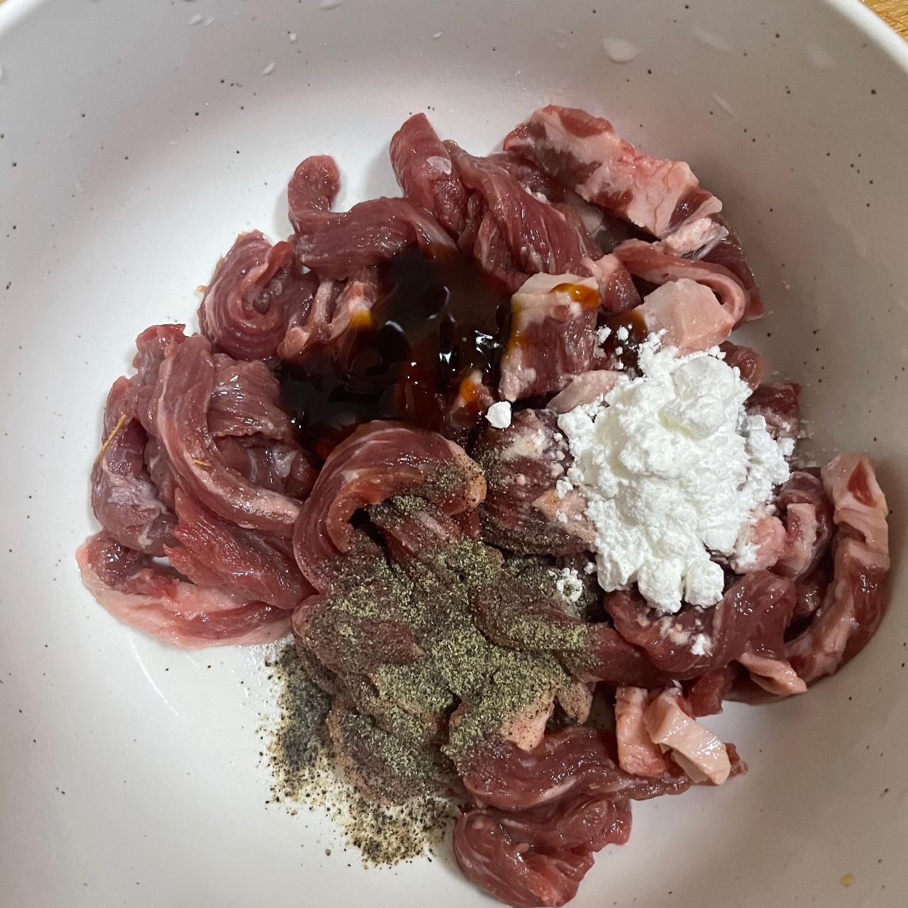 简易版韩式杂菜丨牛肉拌粉丝的做法 步骤1