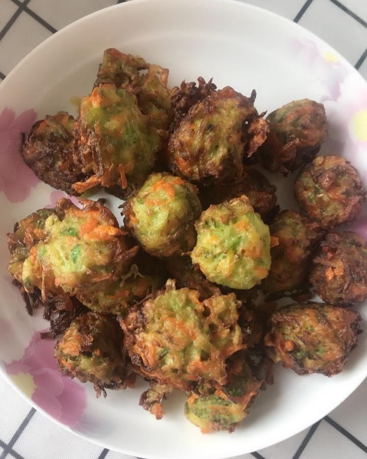 炸萝卜丝丸子