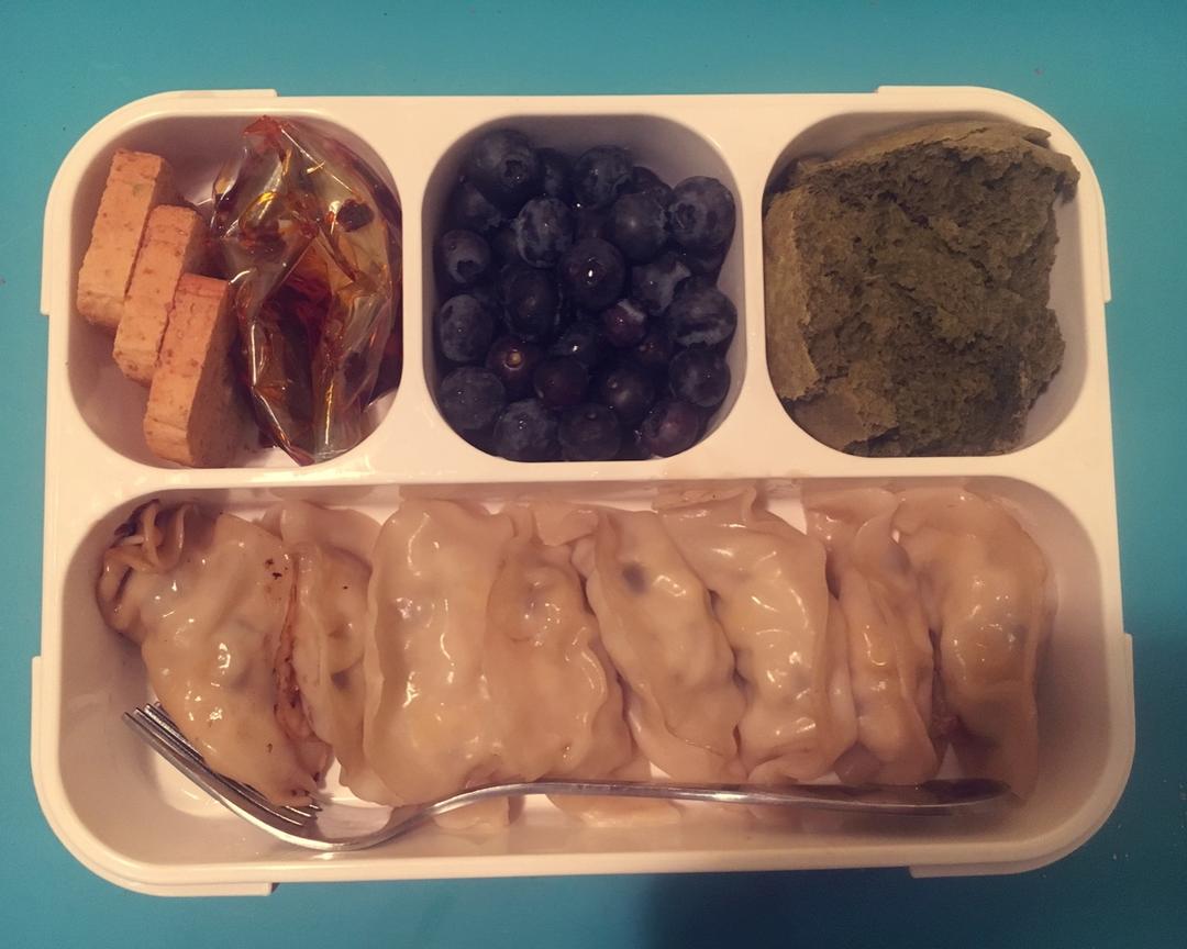猪肉香菇玉米马蹄水饺