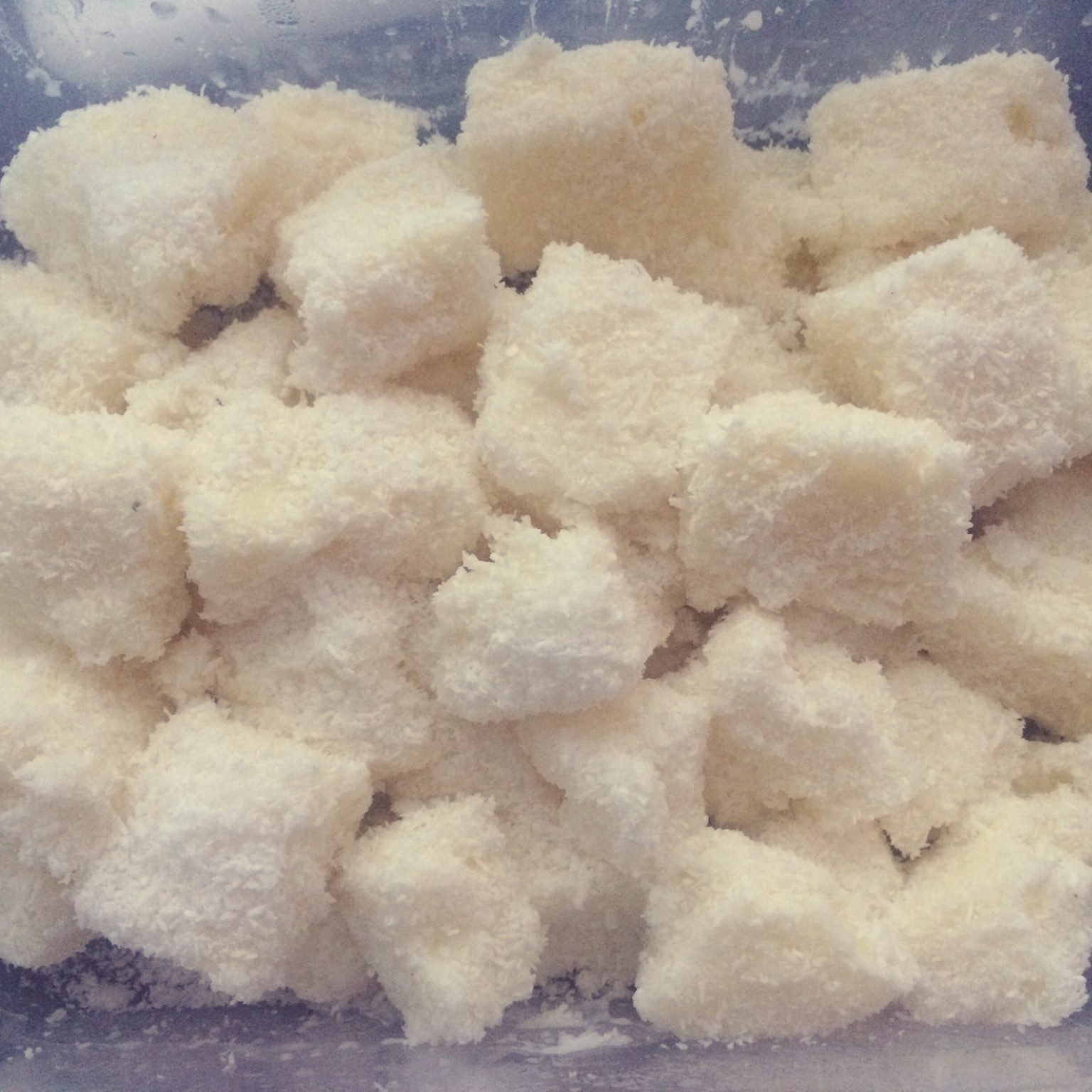 椰丝牛奶小方糕