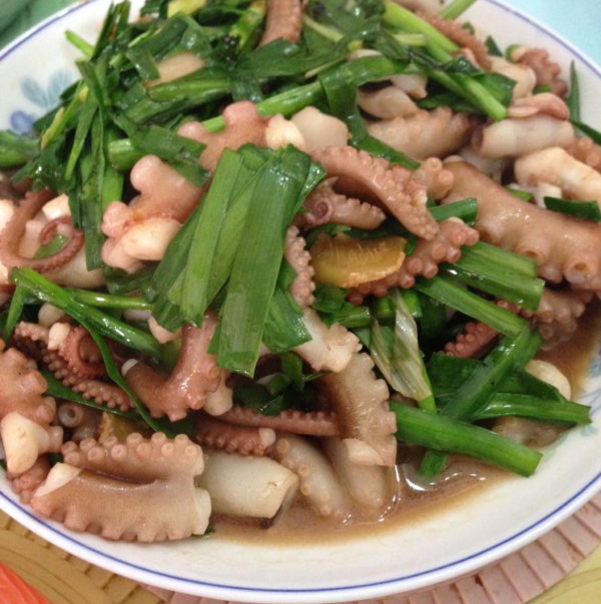 丝丝飞做的八爪鱼炒韭菜