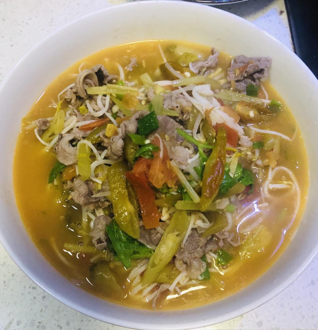 私家酸汤肥牛金针菇