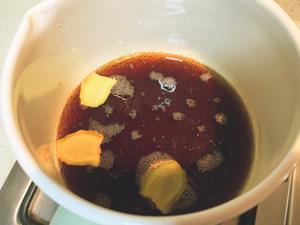 冬日暖饮-煲姜柠乐的做法 步骤2