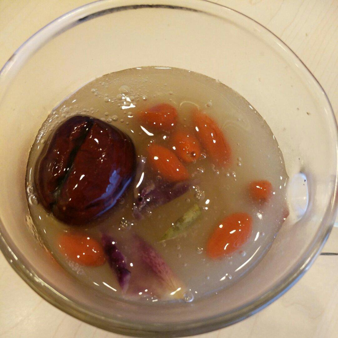 豆浆机做的银耳羹（不用耗火炖5个小时了！）