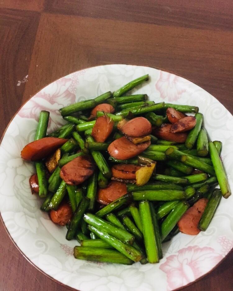 蒜薹炒热狗