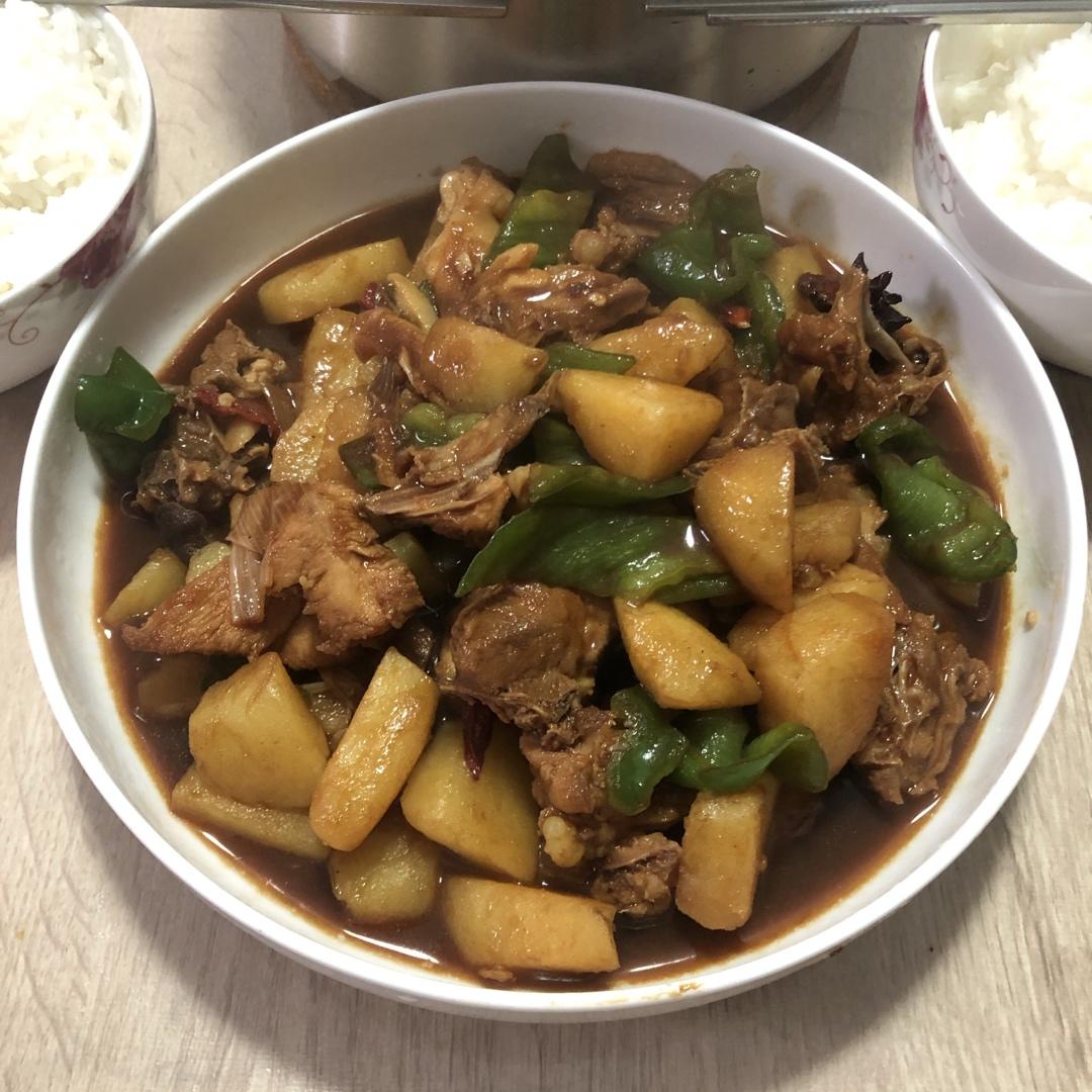 土豆炖鸡块