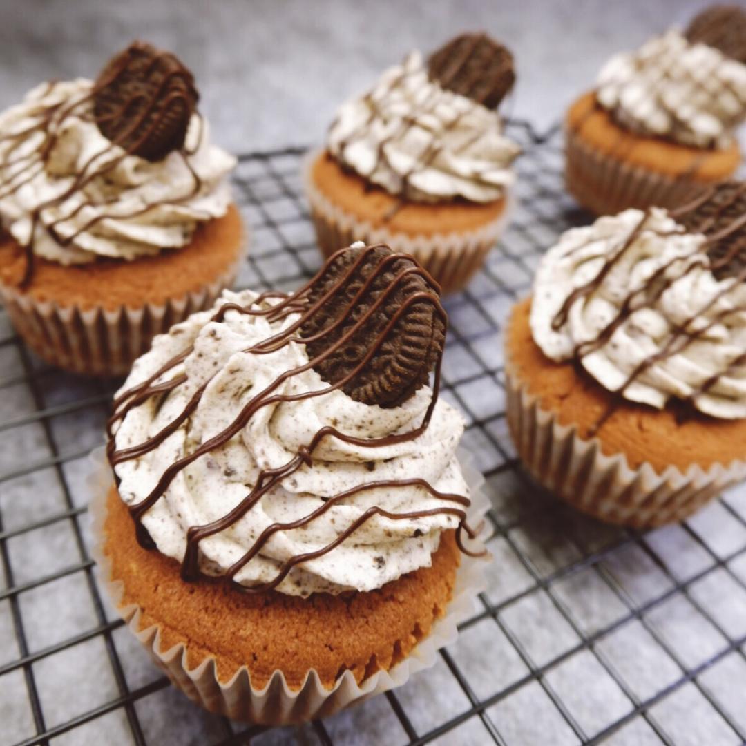奥利奥杯子蛋糕 Oreo Cream Cupcakes