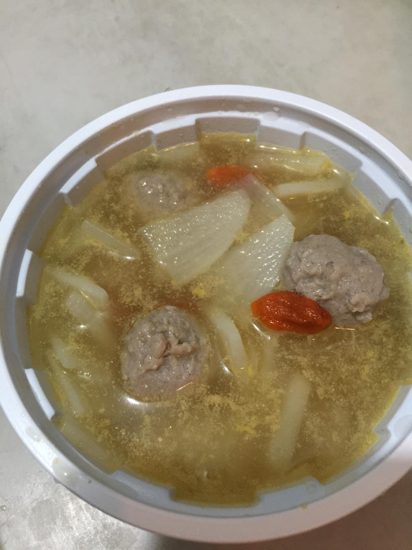 牛肉丸子萝卜汤