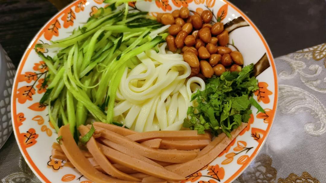 夏日凉拌面