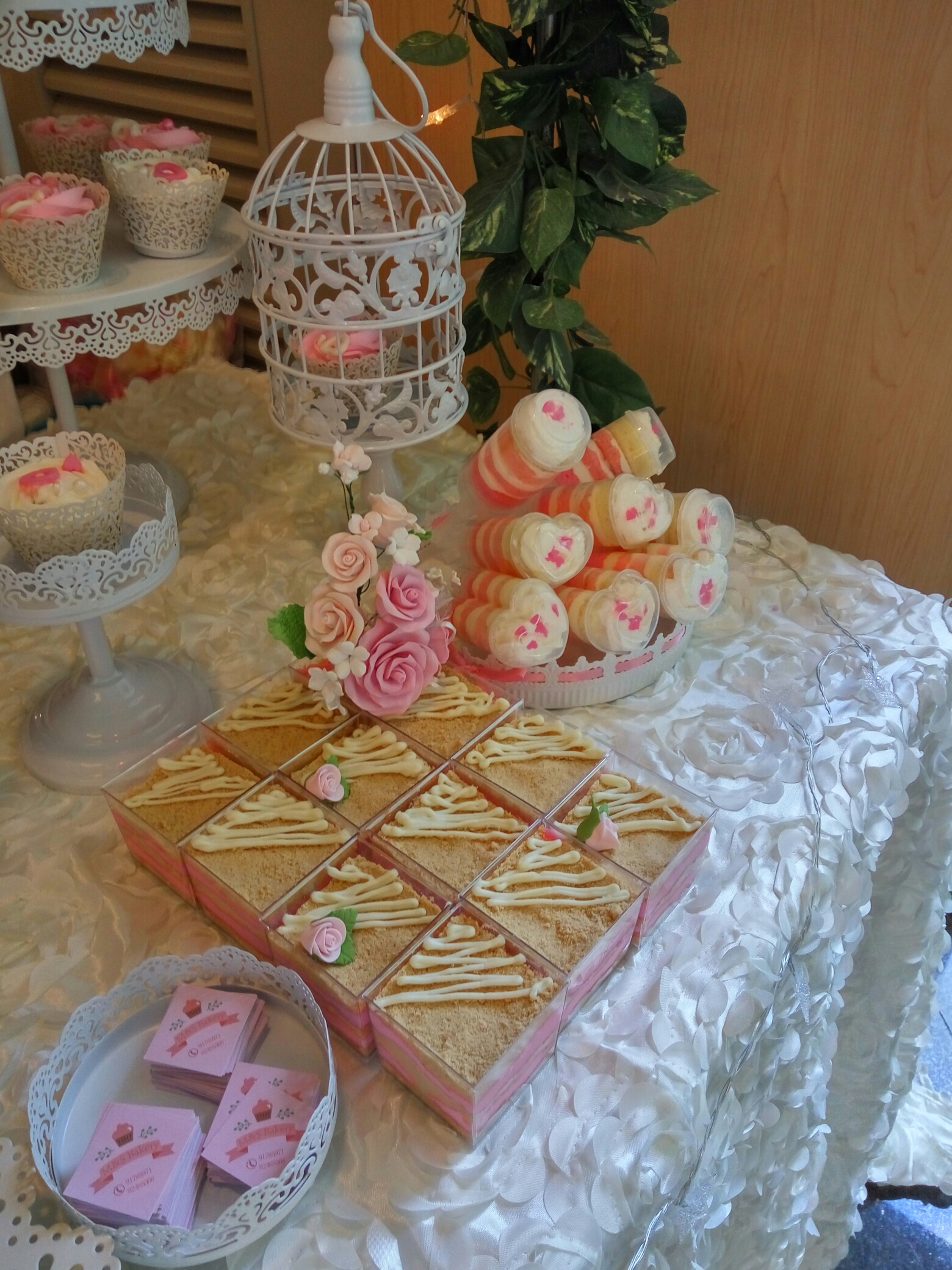 婚礼甜品台，粉白主题的做法 步骤1