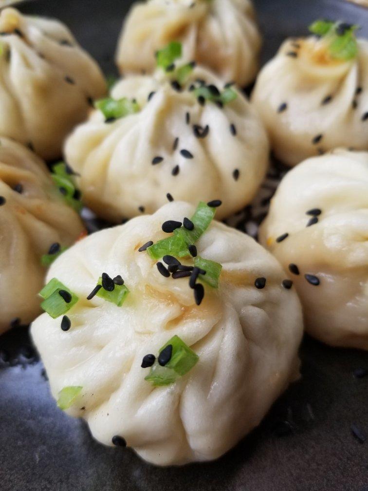 生煎包（新视频。猪肉韭菜莲藕生煎包）
