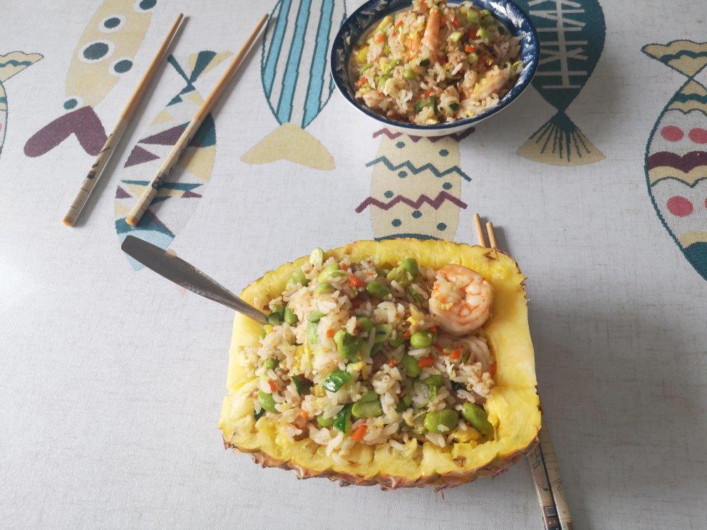 虾仁菠萝炒饭