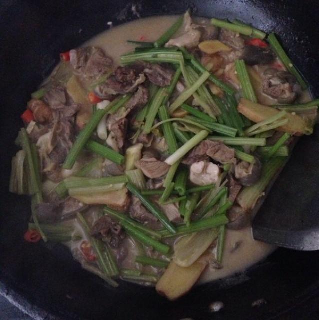 羊肉芹菜汤的做法