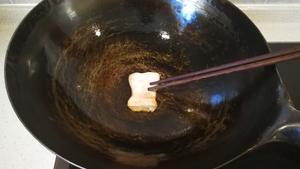 「月澜姐」厨具知识：“铁锅保养”。用对方法，让铁锅成为你的“专宠”的做法 步骤5