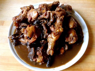 野蘑菇炖鸡