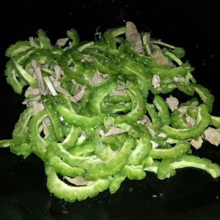 苦瓜炒肉片