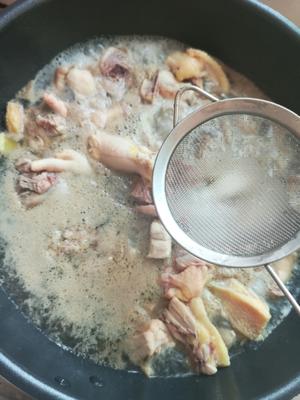 香菇炖鸡汤的做法 步骤5