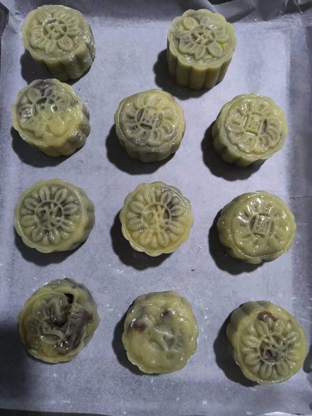 广式月饼—蛋黄莲蓉月饼