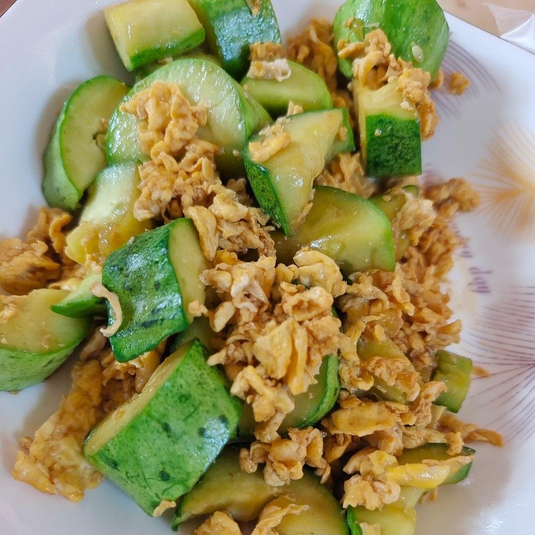 黄瓜炒鸡蛋 （青瓜炒鸡蛋）