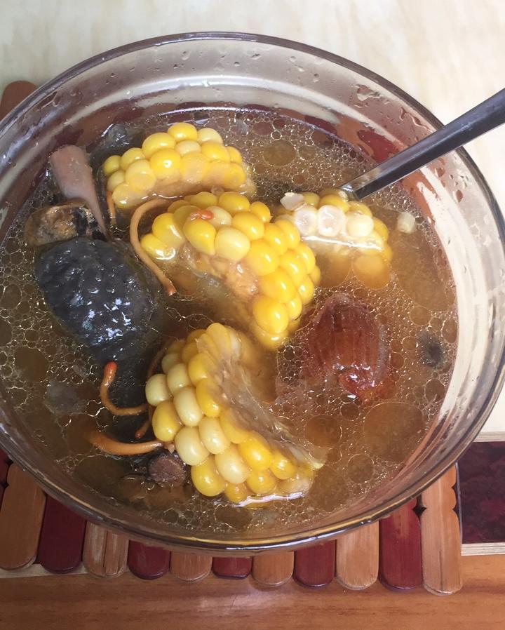 玉米乌鸡汤