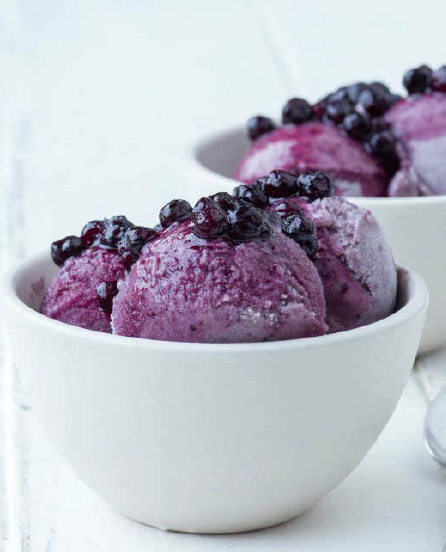 野生蓝莓香蕉冰淇淋