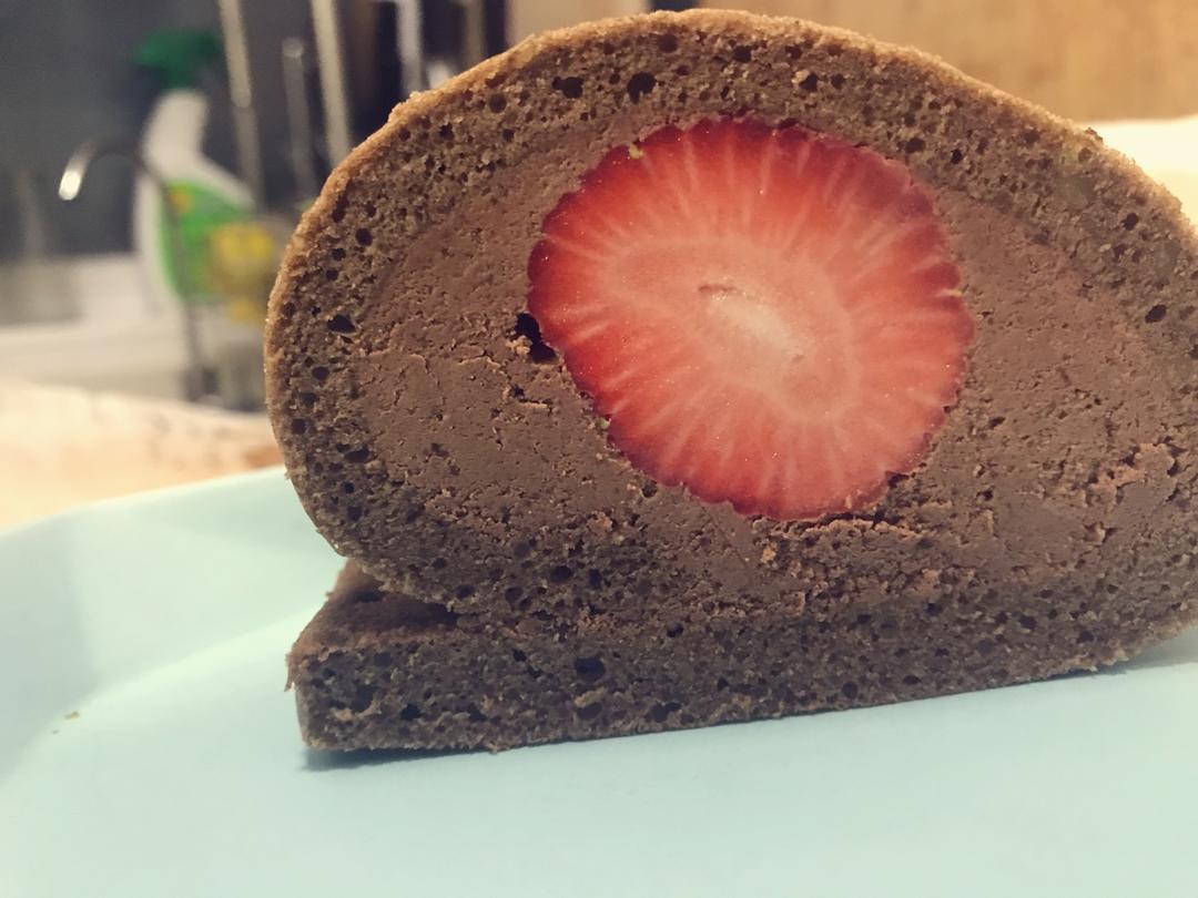 巧克力草莓蛋糕卷