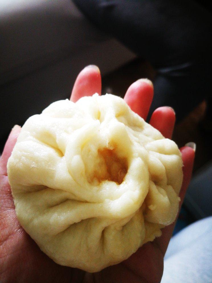 松软多汁的肉包子